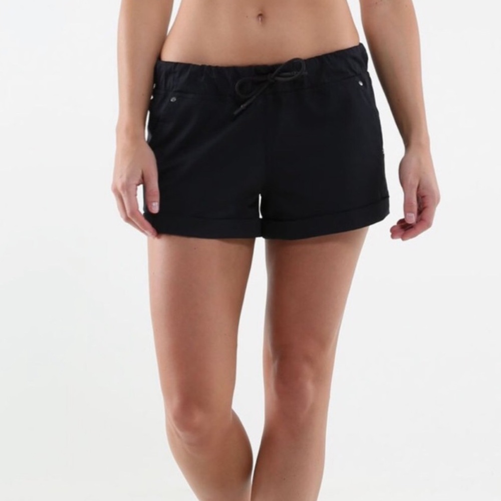 Lululemon Play All Day Shorts Size 8